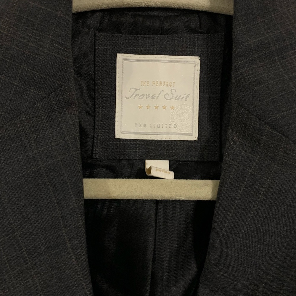 Limited jacket. Great. Excellent condition - Picture 2 of 2